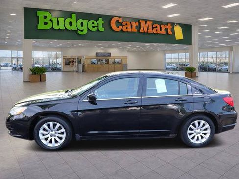 Used 2013 Chrysler 200 Touring FWD image 4