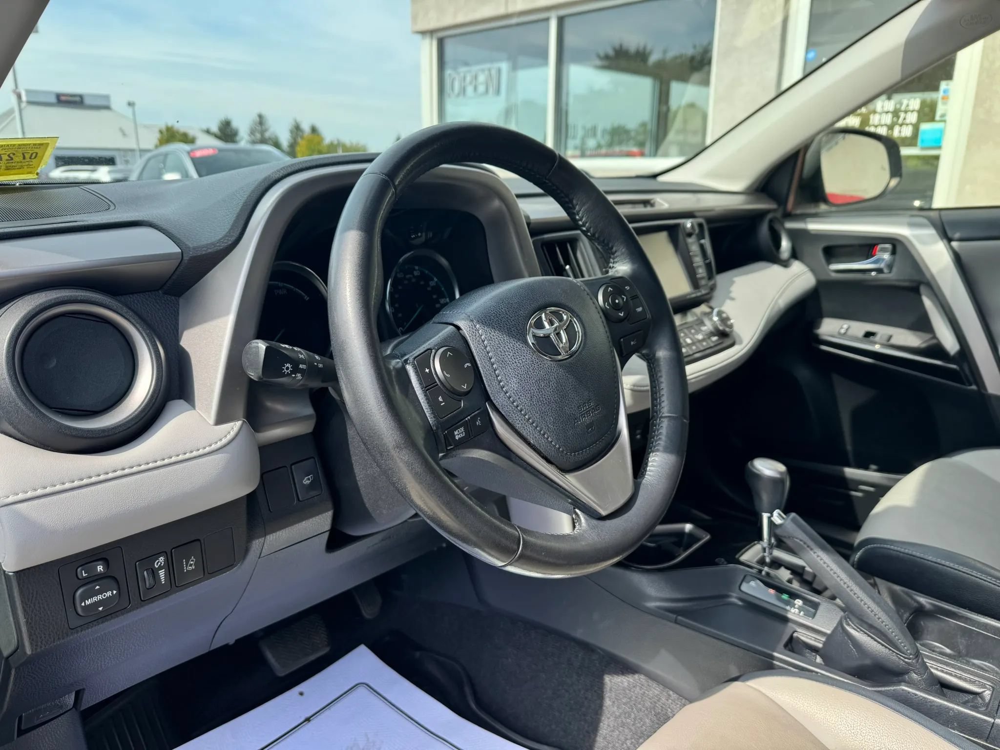 Used 2017 Toyota RAV4 Limited w/ Advanced Technology Package AWD/4WD image 10