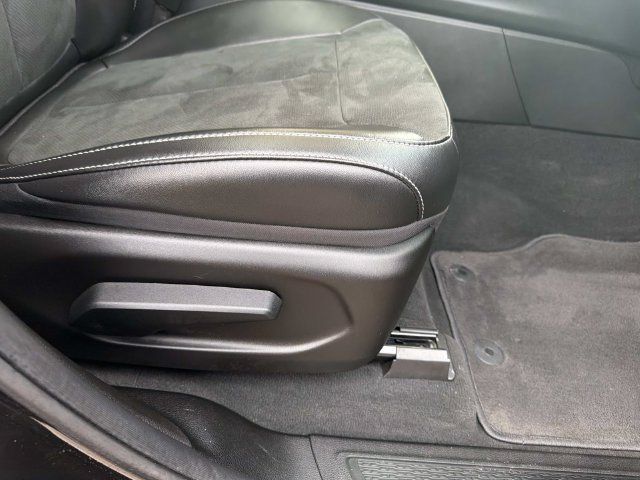 Used 2025 Jeep Grand Cherokee L Altitude RWD image 17