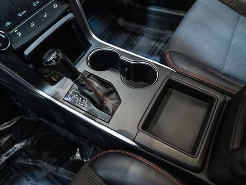 Used 2017 Toyota Camry SE w/ Moonroof Package image 22