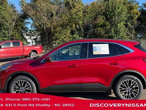 Used 2022 Ford Escape Titanium w/ Titanium Premium Package image 10