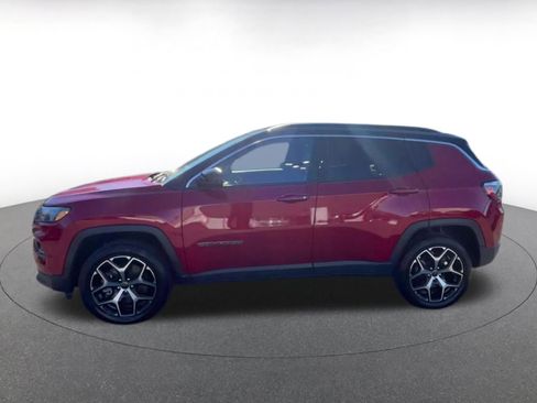 Used 2025 Jeep Compass Limited image 8