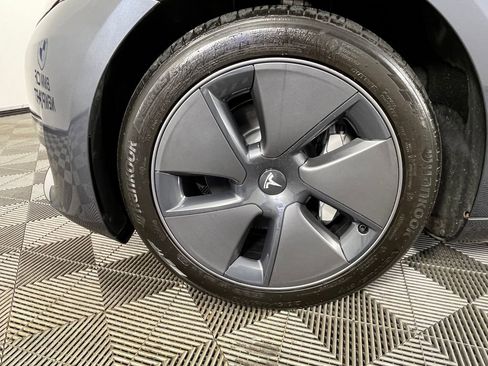 Used 2023 Tesla Model 3 Standard Range image 12