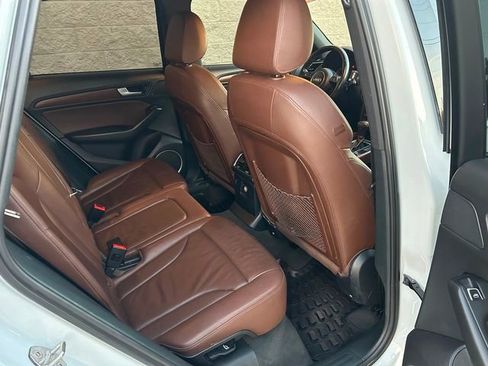 Used 2017 Audi Q5 2.0T Premium Plus w/ Technology Package image 11