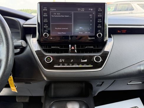 Used 2021 Toyota Corolla LE FWD image 12