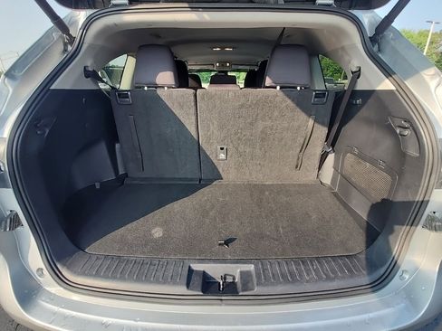 Used 2024 Toyota Highlander LE image 24