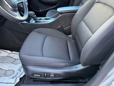 Used 2023 Chevrolet Malibu LT image 12