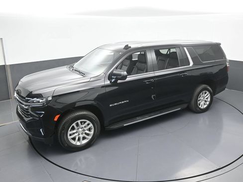 Used 2024 Chevrolet Suburban LT RWD image 50