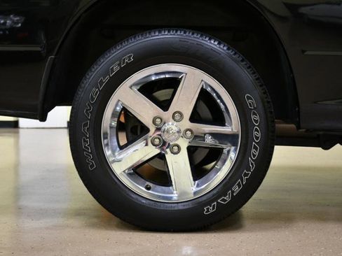 Used 2016 RAM 1500 Express RWD image 25