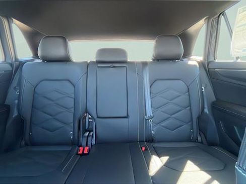 New 2026 Volkswagen Atlas Cross Sport SE AWD/4WD image 19