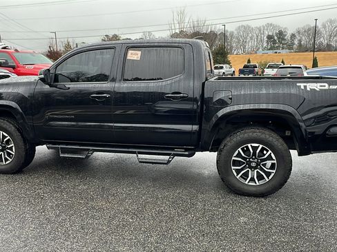 Used 2022 Toyota Tacoma TRD Sport image 11