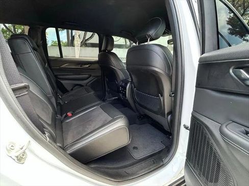 Certified 2024 Jeep Grand Cherokee Altitude AWD/4WD image 35