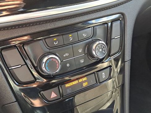 Used 2022 Buick Encore Preferred w/ Safety Package image 25