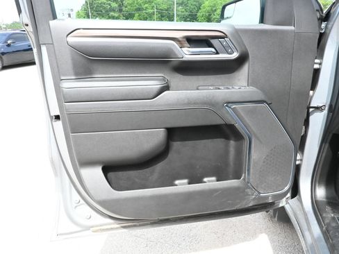Used 2025 Chevrolet Silverado 1500 LT RWD image 7