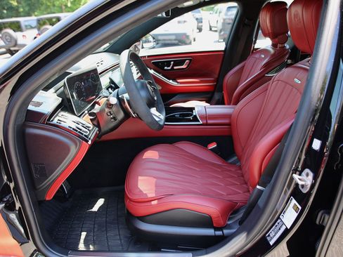Used 2025 Mercedes-Benz S 63 AMG S image 19