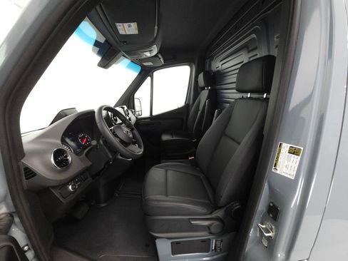 Used 2026 Mercedes-Benz Sprinter 2500 image 7