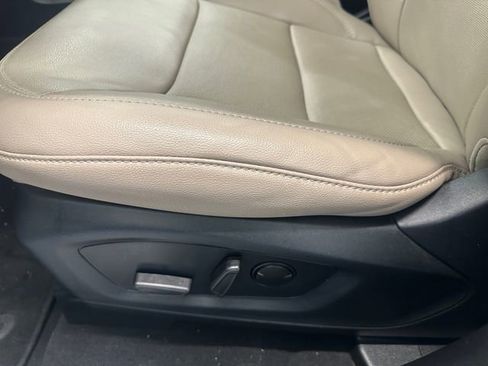 Used 2023 Ford Explorer Limited image 20