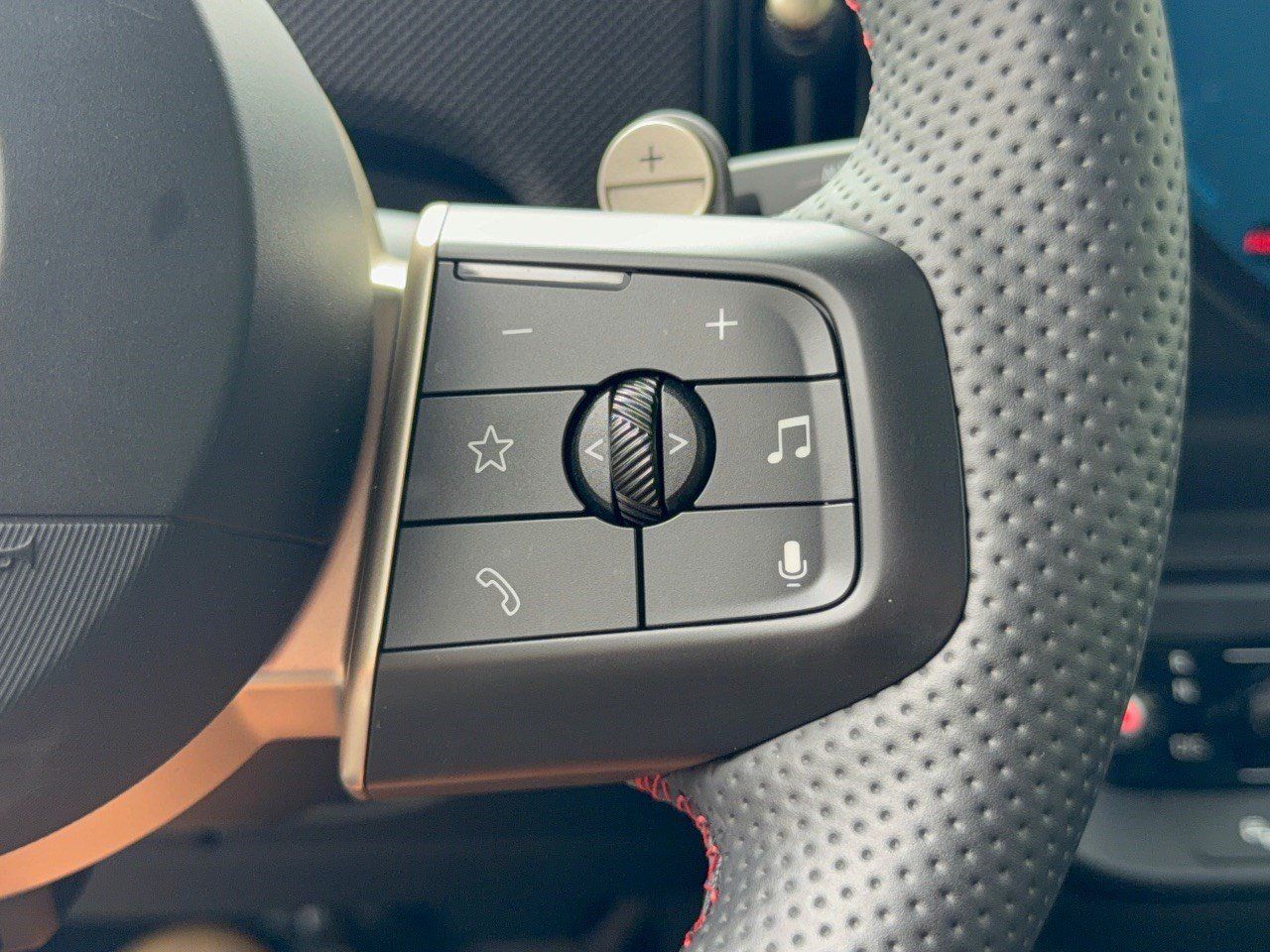 Certified 2025 MINI Cooper S FWD image 19