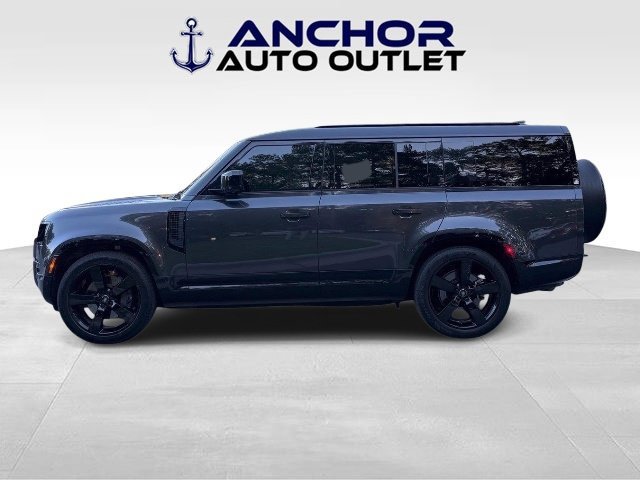 Used 2024 Land Rover Defender 130 X-Dynamic SE AWD/4WD image 5