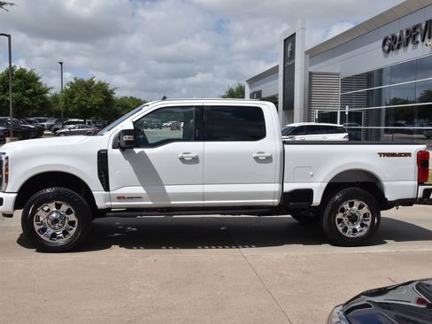 Used 2023 Ford F250 Lariat w/ Lariat Ultimate Package AWD/4WD image 12