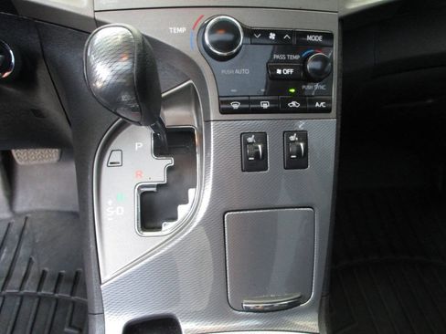 Used 2014 Toyota Venza Limited AWD/4WD image 12