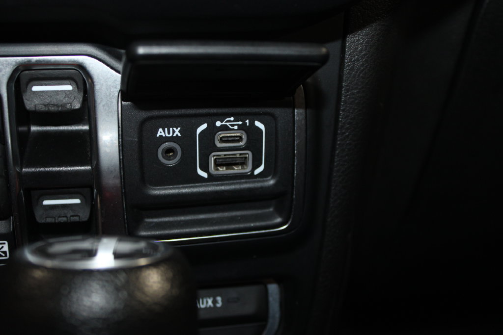 Used 2024 Jeep Wrangler Unlimited Rubicon 4xe AWD/4WD image 48