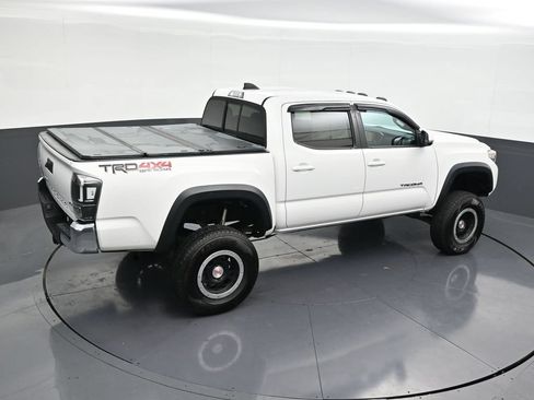 Used 2020 Toyota Tacoma TRD Off-Road AWD/4WD image 20