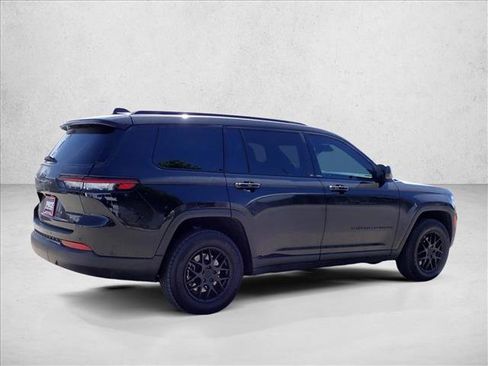Used 2025 Jeep Grand Cherokee L Laredo w/ Luxury Tech Group I AWD/4WD image 4