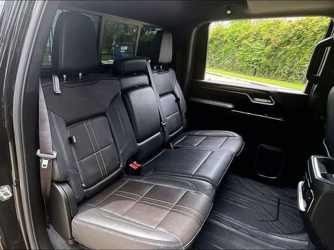 Used 2024 Chevrolet Silverado 2500 High Country w/ High Country Premium Package AWD/4WD image 35