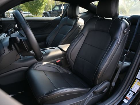 Used 2025 Ford Mustang GT Premium image 7