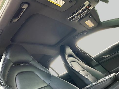Used 2020 Porsche Panamera image 30