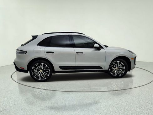 Used 2024 Porsche Macan S AWD/4WD image 7