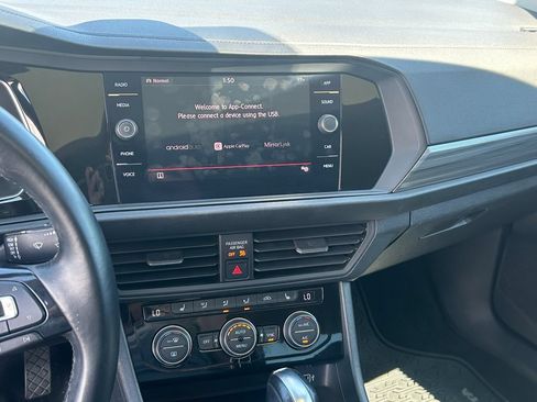 Used 2019 Volkswagen Jetta SEL FWD image 13