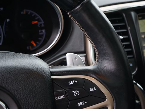 Used 2017 Jeep Grand Cherokee Overland AWD/4WD image 27