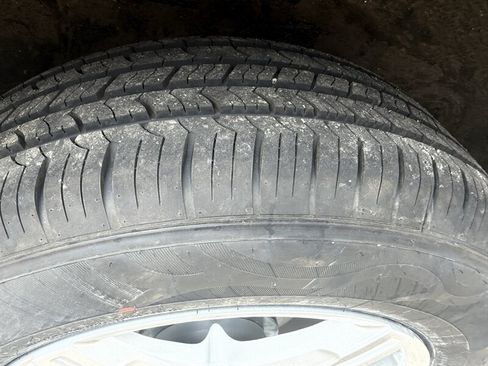 Used 2011 Toyota RAV4 4WD w/ Base L4 Extra Value Pkg image 12