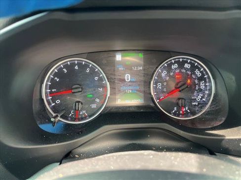 Used 2022 Toyota RAV4 XLE Premium FWD image 14