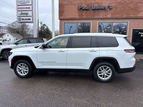 Used 2022 Jeep Grand Cherokee L Laredo w/ Luxury Tech Group I AWD/4WD image 3