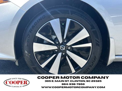 Used 2022 Nissan Altima 2.5 SV FWD image 11