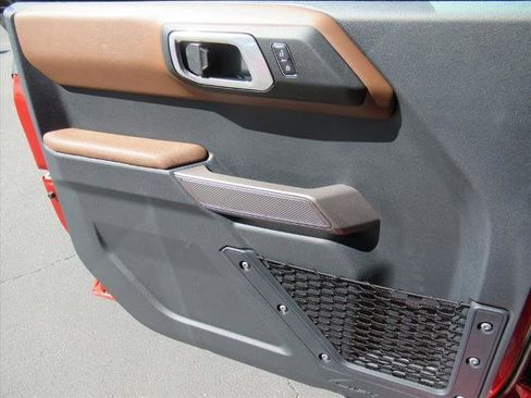 Used 2023 Ford Bronco Outer Banks image 29