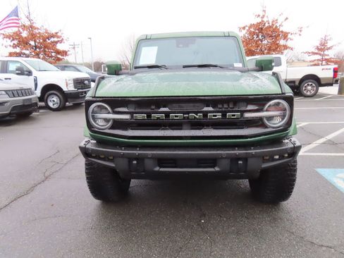 Used 2022 Ford Bronco Outer Banks image 2
