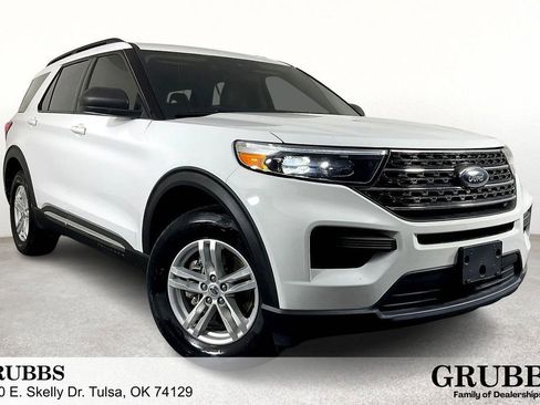 Used 2022 Ford Explorer XLT image 1