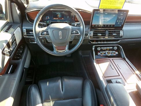 Certified 2023 Lincoln Navigator Reserve image 11