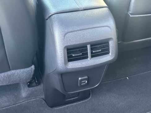 Used 2022 GMC Terrain SLT w/ Tech Package image 21