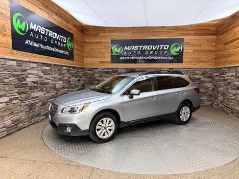 Used 2017 Subaru Outback 2.5i Premium AWD/4WD image 3