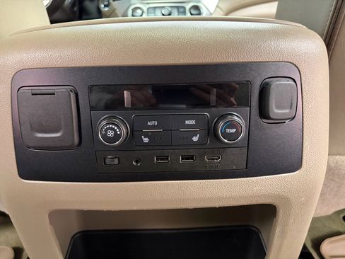 Used 2019 GMC Yukon SLT w/ Premium Edition image 14