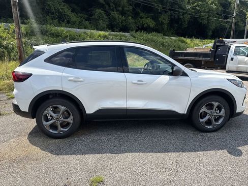 New 2025 Ford Escape ST-Line w/ Tech Pack #1 AWD/4WD image 5