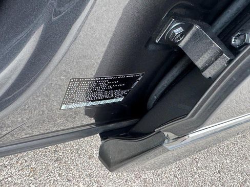 Used 2023 Volkswagen Tiguan SEL R-Line image 28