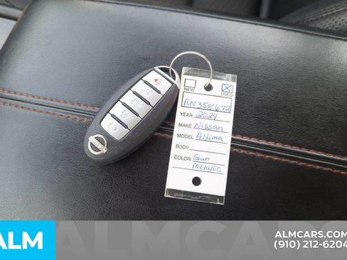 Used 2024 Nissan Altima 2.5 SR FWD image 18