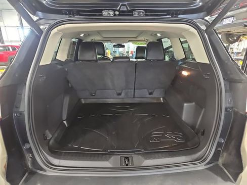 Used 2015 Ford Escape Titanium w/ Equipment Group 301A AWD/4WD image 12