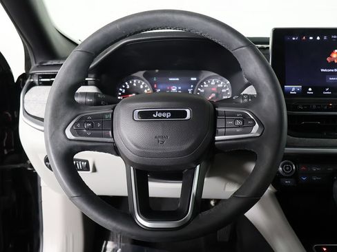 Used 2023 Jeep Compass Latitude w/ Sun and Sound Group AWD/4WD image 36